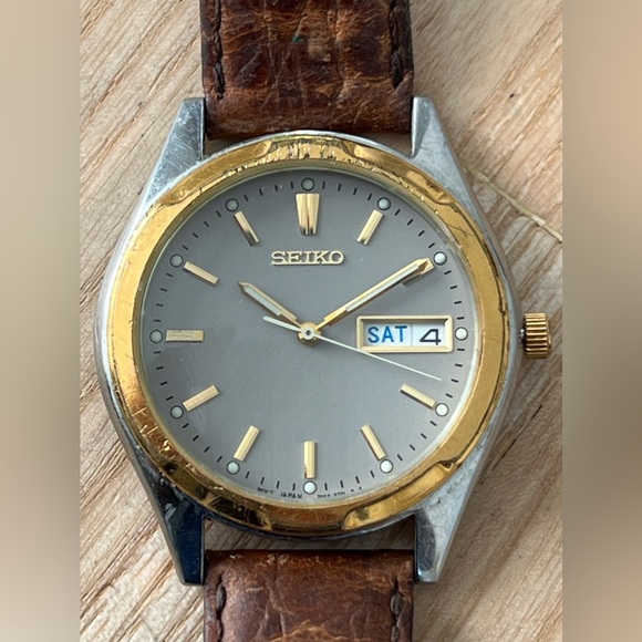 Seiko Vintage Men’s Watch Gray Dial Gold Bezel Brown Leather Strap Date Windows